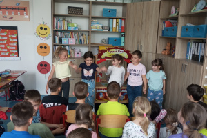 Duben u cestovatelů